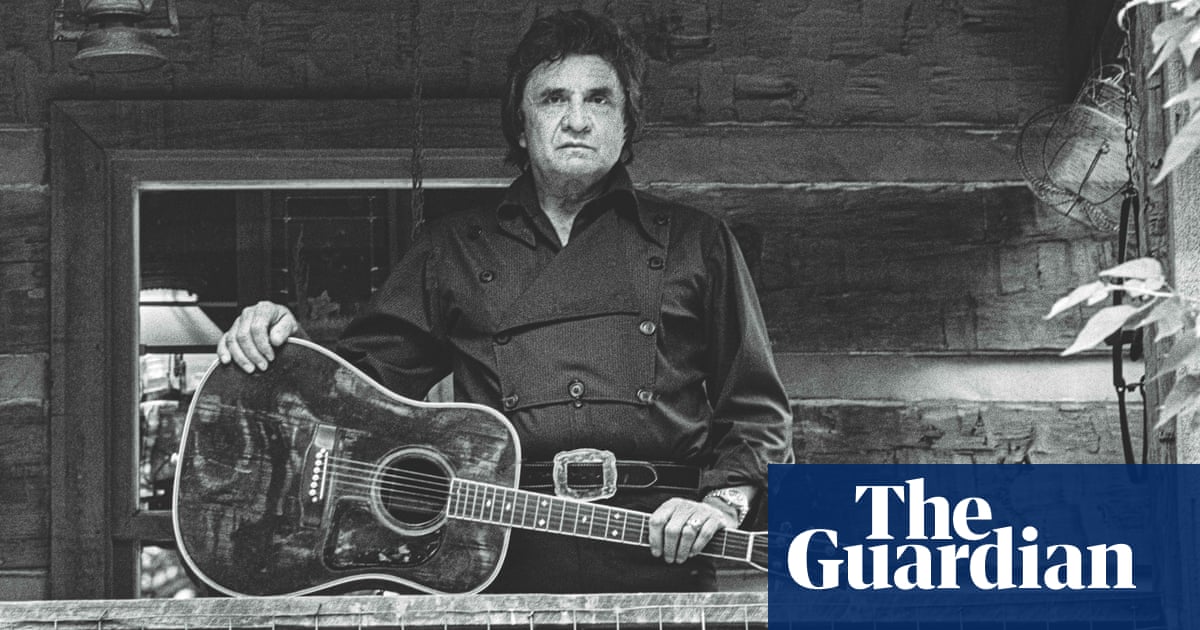 “لقد أصبح جدًا عجوزًا غريبًا”: كيف أعاد جوني كاش إحياء حياته المهنية – وأصبح أيقونة |  موسيقى “لقد أصبح جدًا عجوزًا غريبًا”: كيف أعاد جوني كاش إحياء حياته المهنية – وأصبح أيقونة |  موسيقى