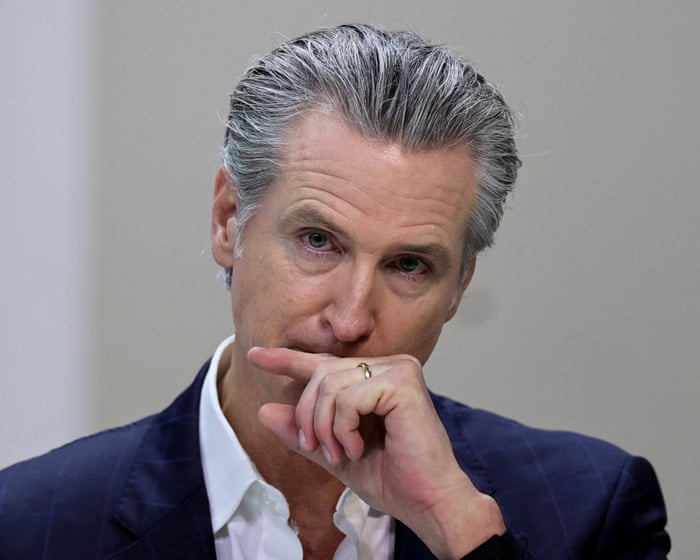 Ex-top aide to Newsom indicted over scheme to steal money from ex-US health secretary