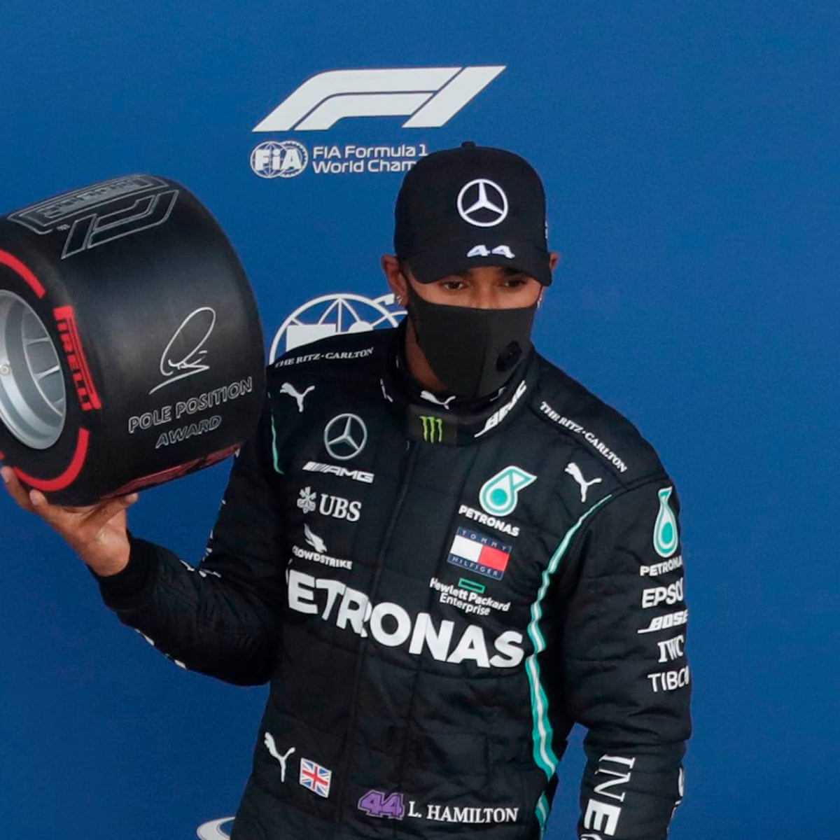 Lewis Hamilton Takes Russian F1 Gp Pole After Squeezing Into Q3 Formula One The Guardian