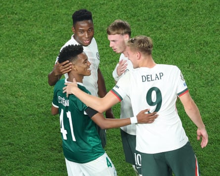 Palmeiras forward Estêvão speaks with future Chelsea teammates