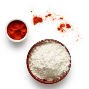 Make a paste with cornflour, water and smoked paprika ...