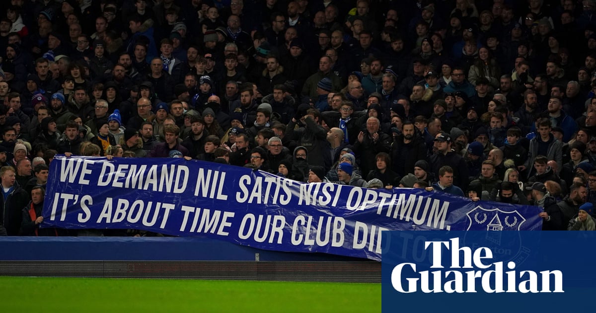 The Fiver | Everton’s decline, the first sacrificial lamb and a 27th-minute walkout