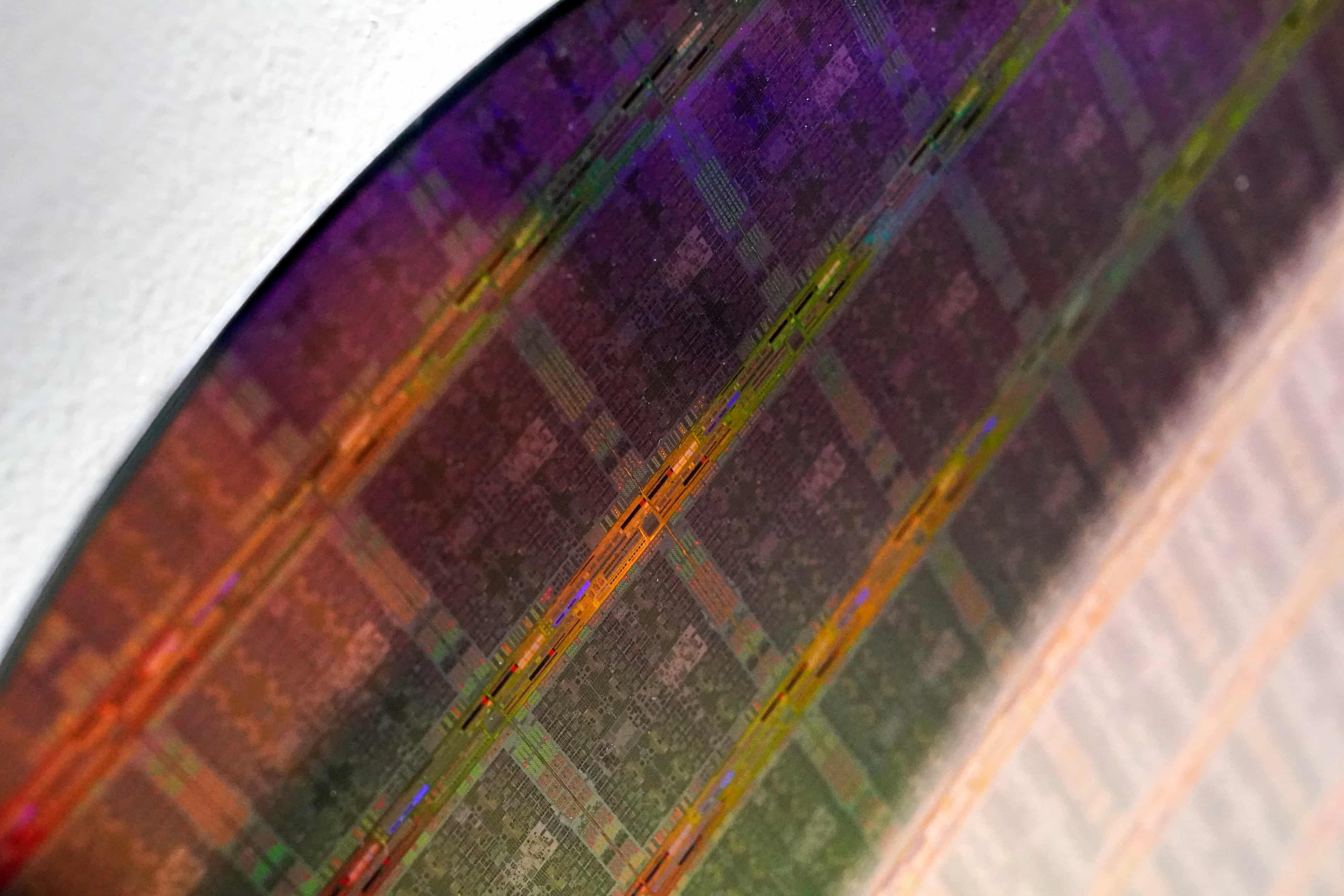 US chip factory workers say it’s a ‘struggle to survive’ on their wages as industry booms (theguardian.com)