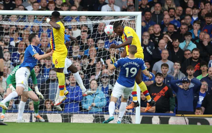 Crystal Palace take the lead through a Jean-Philippe Mateta header.