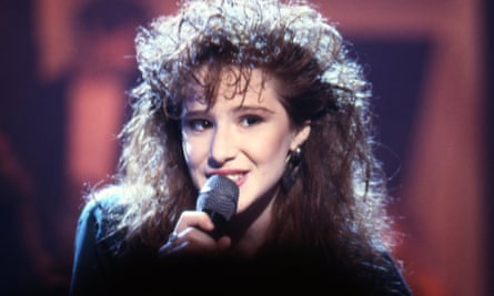 Tiffany performing on TV in 1987.