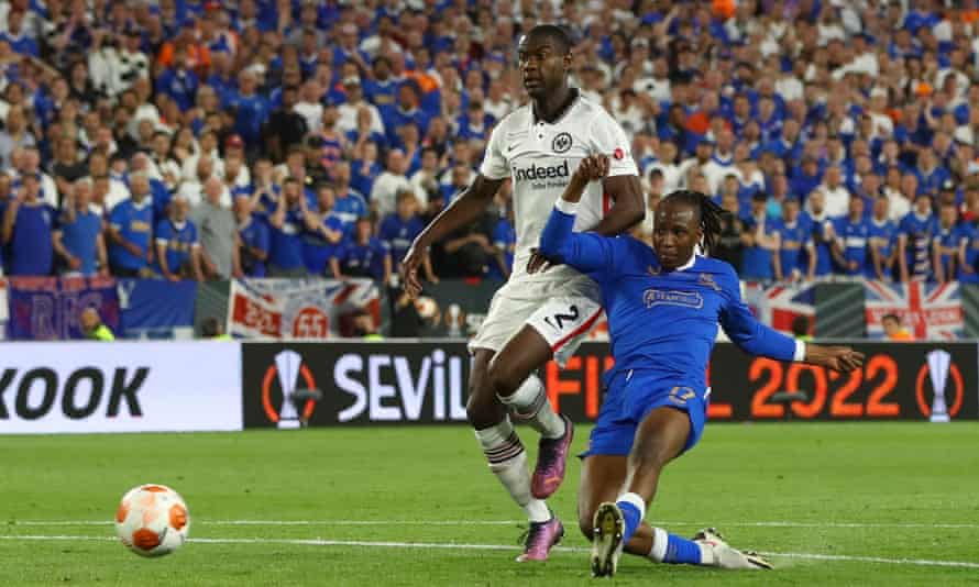 Eintracht Frankfurt v Rangers: Europa League final, extra time – live! | Europa League 12 Joe Aribo of Rangers shoots and scores his side's first goal.