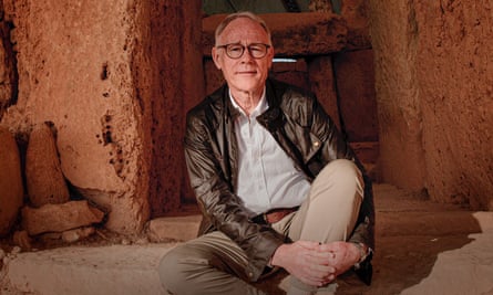 The theories of Graham Hancock, presenter of the Netflix series Ancient Apocalypse, have been criticised by archaeologists.