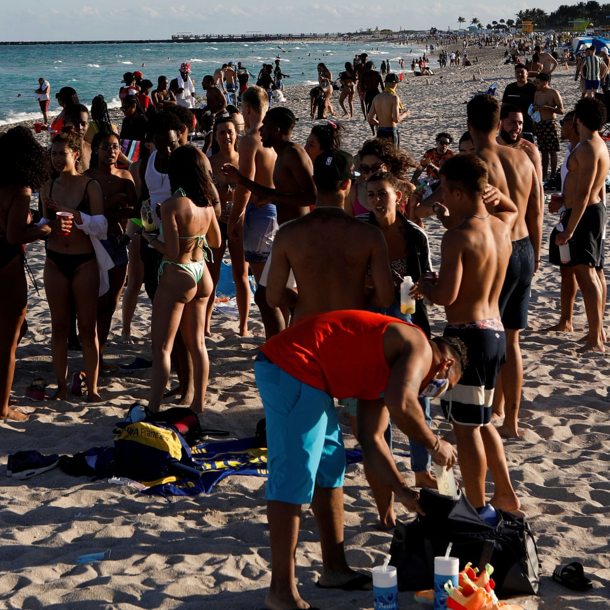 Spring Breakers Flock To Covid Hotspot Florida To Party Like It S 2019 Coronavirus The Guardian Florida Destinations After Christmas 2021