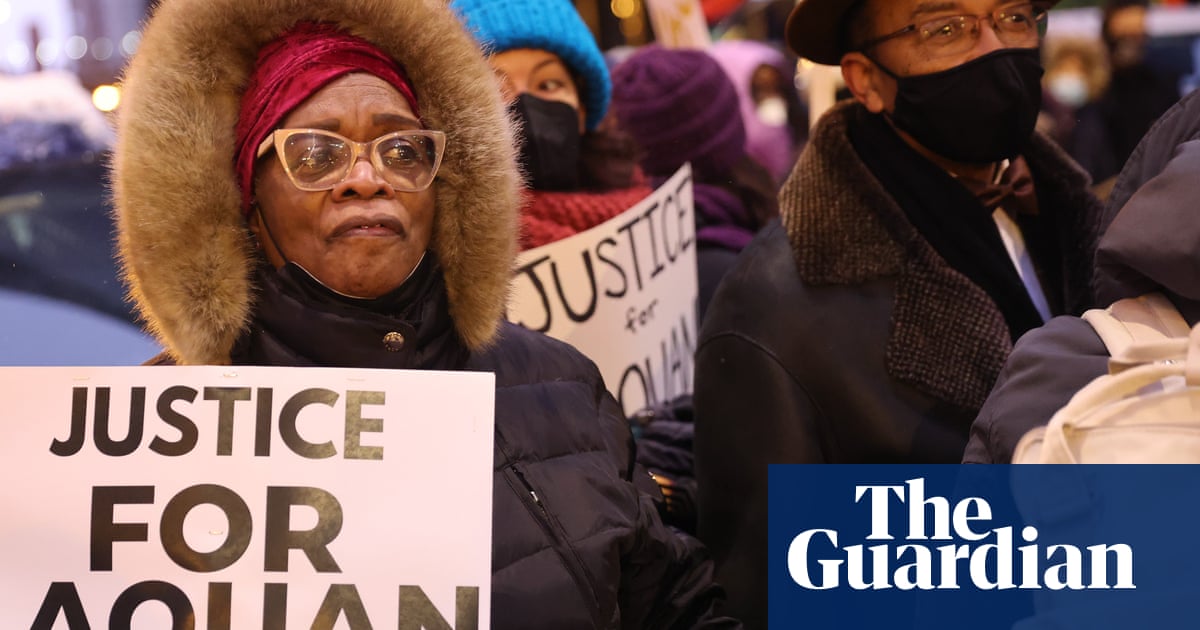 Laquan McDonald shooting: federal prosecutors will not charge officer