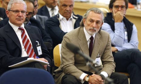 Francisco Correa (right) attends the first day of the trial into the Gürtel case at the national court in Madrid