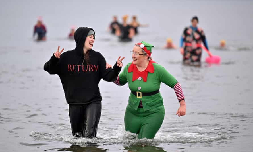 Swimmers and tobogganers challenge the wet and cold weather of Boxing Day |  UK weather

 | News Today