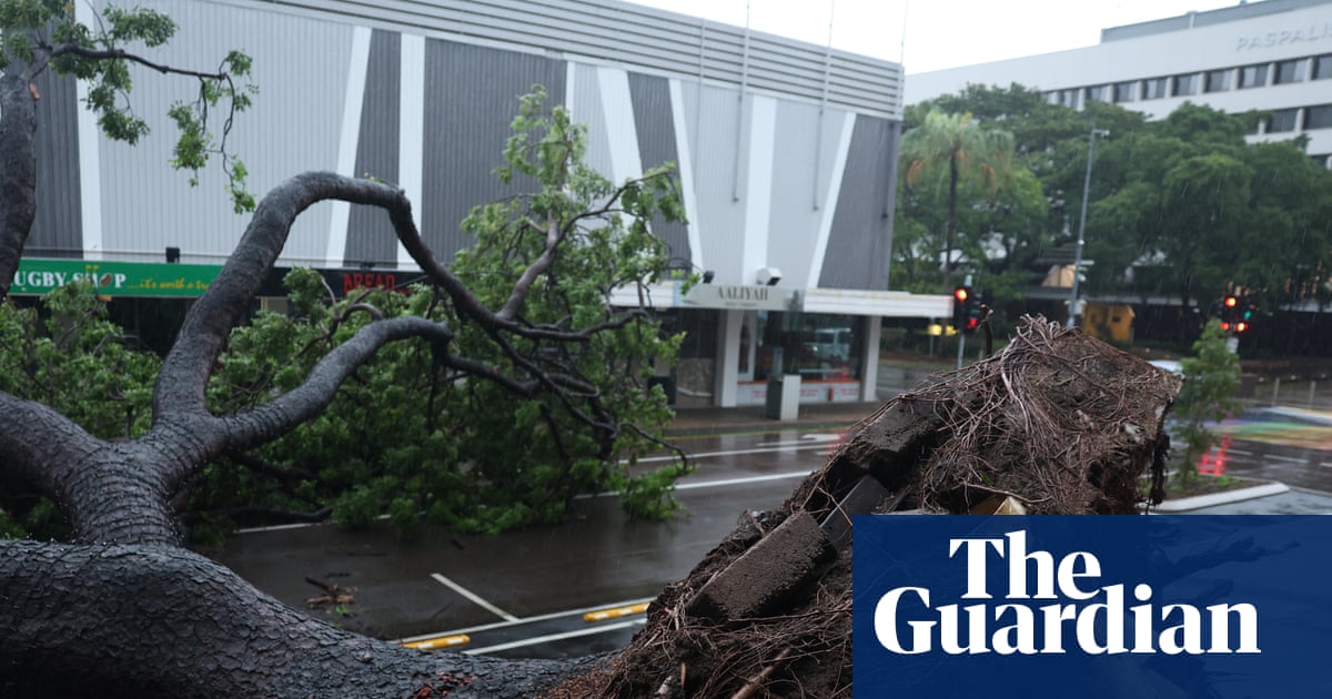 Homes without power and buildings damaged across Top End after Tropical Cyclone Fina brings gales and torrential rain