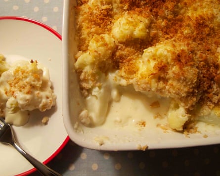 dish of cauliflower cheese
