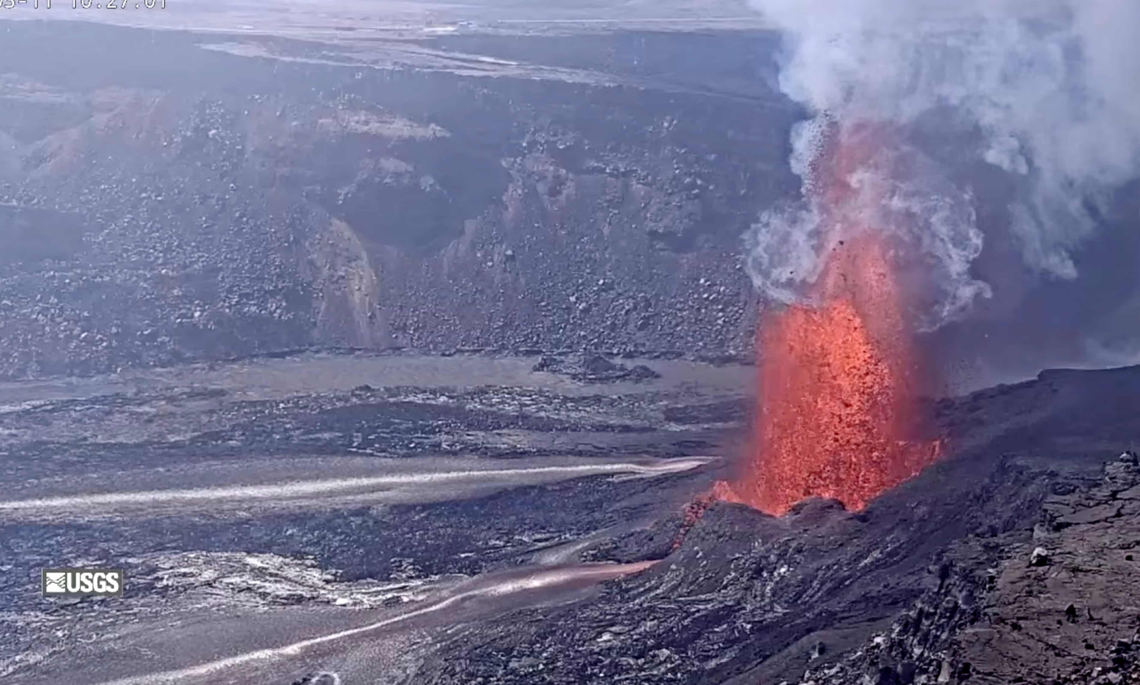 Hawaii observatory to be evicted amid federal cuts as volcano shoots 700ft lava (theguardian.com)