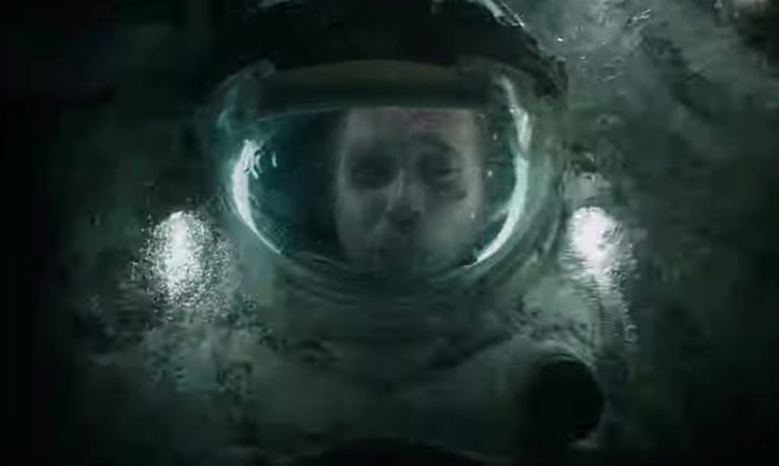 Kristen Stewart S New Film Is Nothing Like Alien Except For All The Bits Like Alien Film The Guardian
