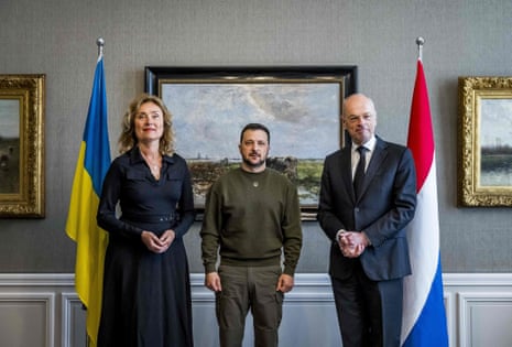 Zelenskiy flanked by the Dutch Senate president, Jan Anthonie Bruijn, and Dutch House of Representatives president, Vera Bergkamp.