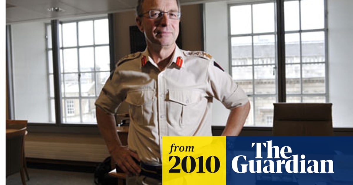 general sir david richards takes up