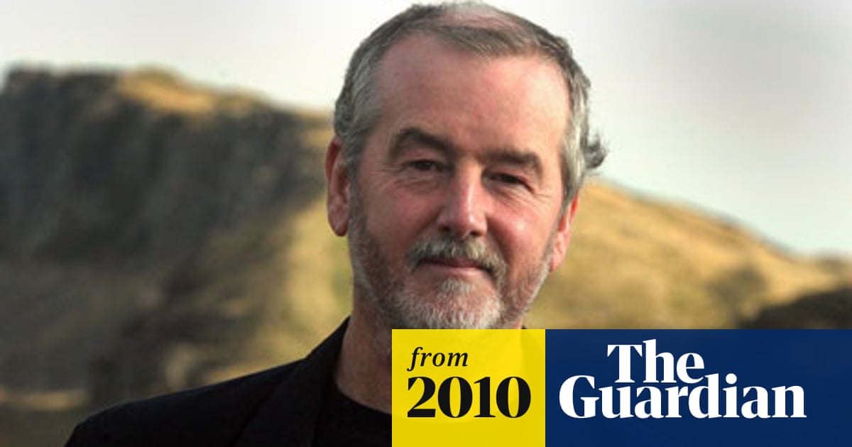 The Boy Who Climbed Into the Moon by David Almond | Book review