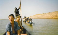 Andy Kershaw with Radio 4 producer Simon Broughton on the Niger in Mali, 1988.  