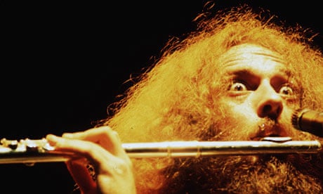 IAN ANDERSON of JETHRO TULL playing the flute