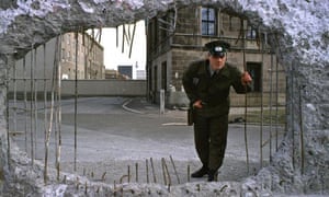 Iron Curtain The Crushing Of Eastern Europe 1944 56 By