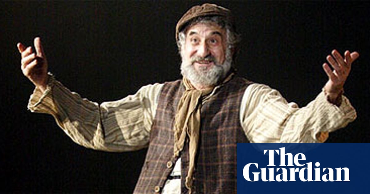 Henry Goodman Talks About Fiddler On The Roof Stage The Guardian