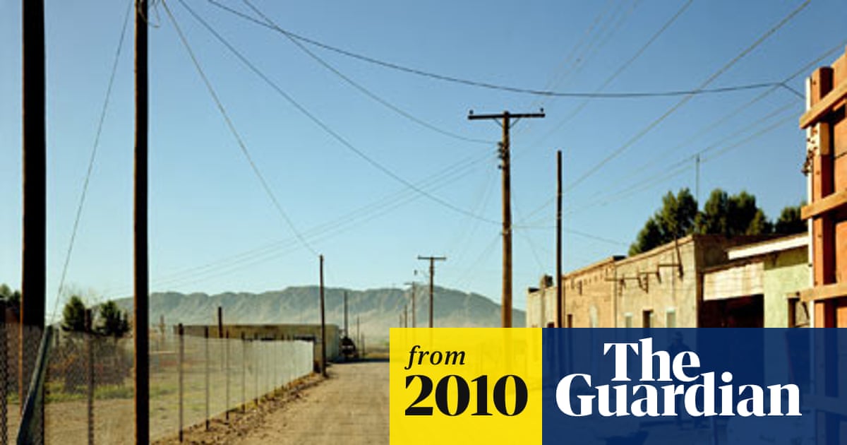 https://www.theguardian.com/artanddesign/2010/feb/08/new-topographics-photographs-american-landscapes social preview image
