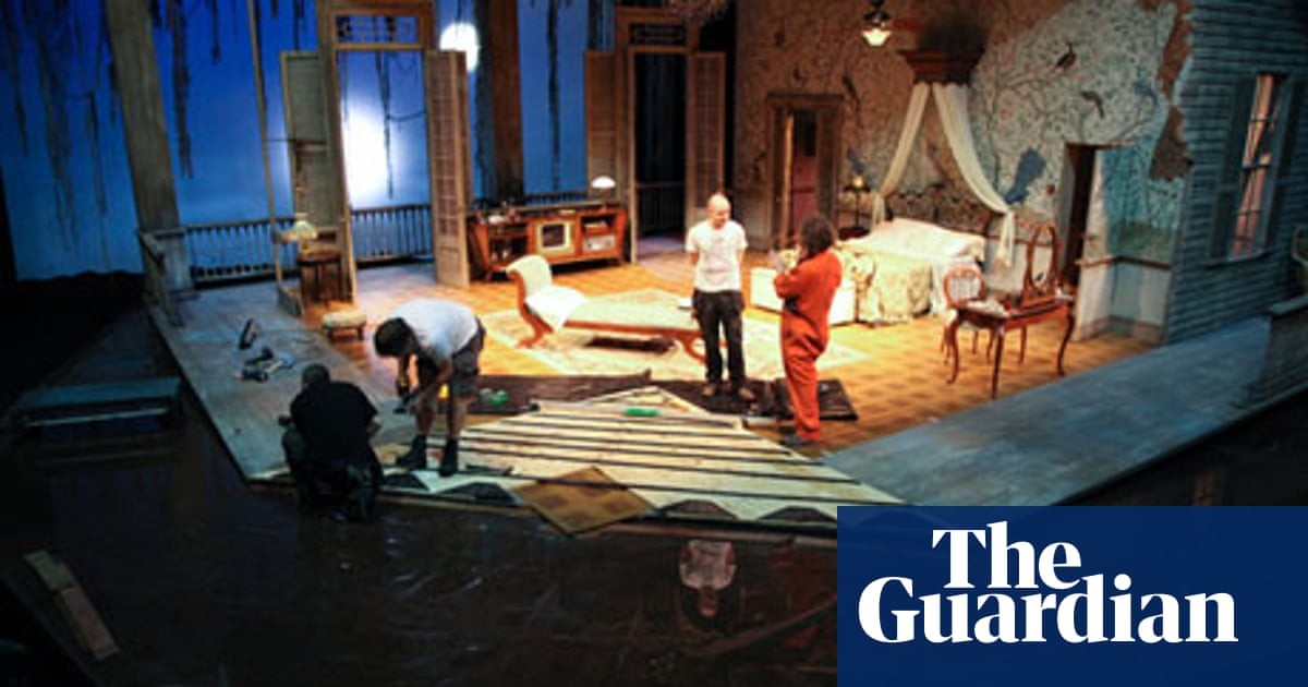 Behind The Scenes Cat On A Hot Tin Roof At West Yorkshire Playhouse Theatre The Guardian