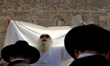 Priestly Blessing prayer during Passover at Western Wall in Jerusalem