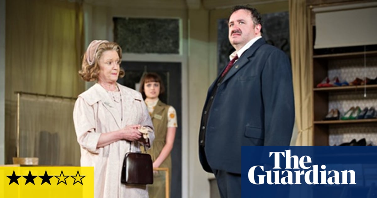 Hobsons Choice Review Sex And Shoemaking In 60s Salford Stage