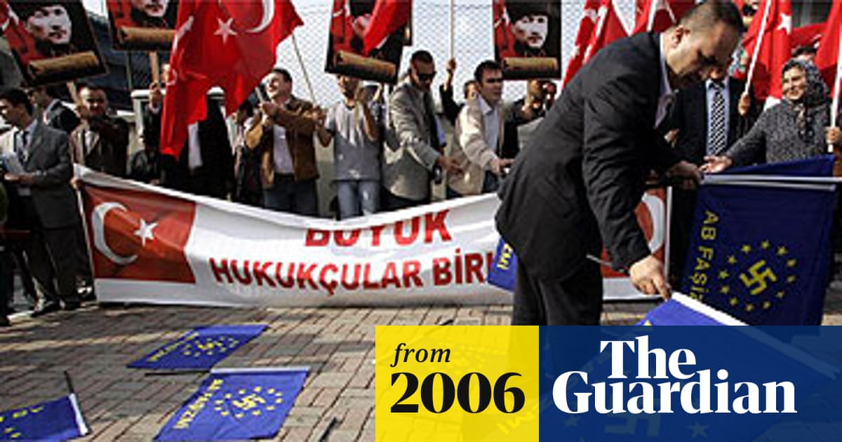 Acquittal for Turkish novelist | Books | The Guardian