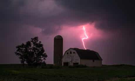 American nightmare … a lightning storm in Donnellson, Iowa.