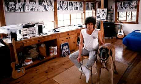 Bob Dylan in his studio in 1990