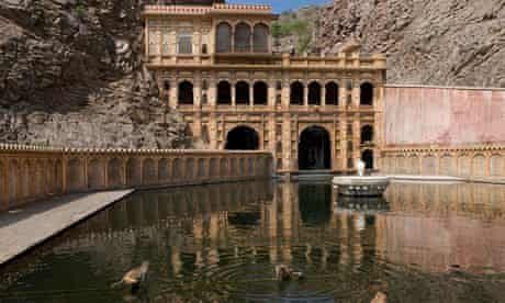 Sex im pool in Jaipur