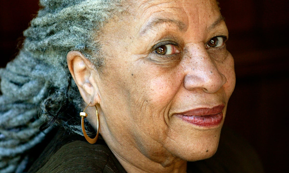 https://i.guim.co.uk/img/static/sys-images/Books/Pix/pictures/2015/4/28/1430219746850/Toni-Morrison-009.jpg?w=1200&q=55&auto=format&usm=12&fit=max&s=911651b9fa20c23cb0abbd23788a3276