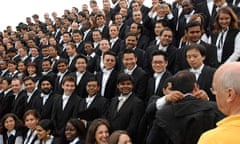 A line up of an MBA class at Said Business School Oxford for class photo