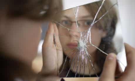 Broken mirror for body dismorphic disorder blog