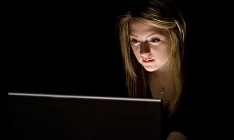 Woman in front of a computer