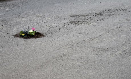  bike blog : Oxford potholes filled with primroses by Peter Dungey