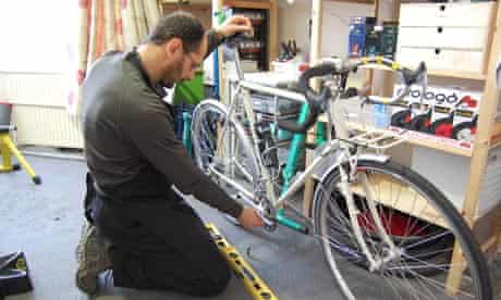 Bike blog : Matthew Sparkes adjusting his bike to get the most out of it.
