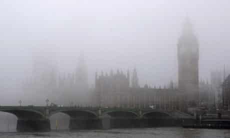 Air pollution : The Houses of Parliament are shrouded in early morning mist