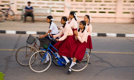 Bike blog :  Schoolgirls riding bicycles in India