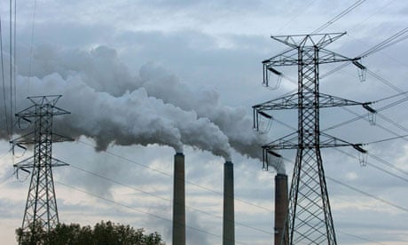 Pollution due to carbon emissions due to rise says IEA : Coal burning power plant, Kentucky, USA