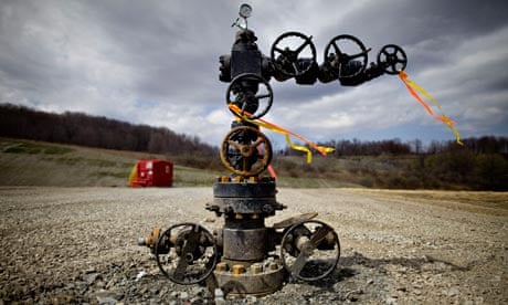 Shale Gas : A natural gas wellhead near Montrose, Pennsylvania,