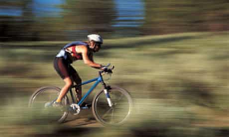 Bike Blog : Woman Mountain Biking