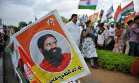 MDG : Corruption in India : Supporters of guru Baba Ramdev 