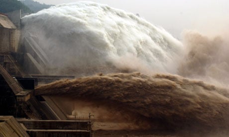 Water special : China : Yellow River Xiaolangdi Dam sluices water to wipe out silt