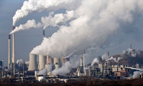 FAQ on Carbon trading : Steam and smoke rises from a coal power station in Gelsenkirchen, Germany