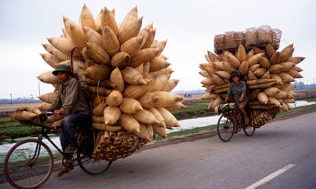 Bike blog : Cycling with heavy loads : Delivering Baskets on Bicycle in Vietnam