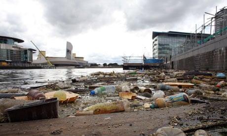 Damian blog : Polluted river : Rubbish on Manchester Ship Canal